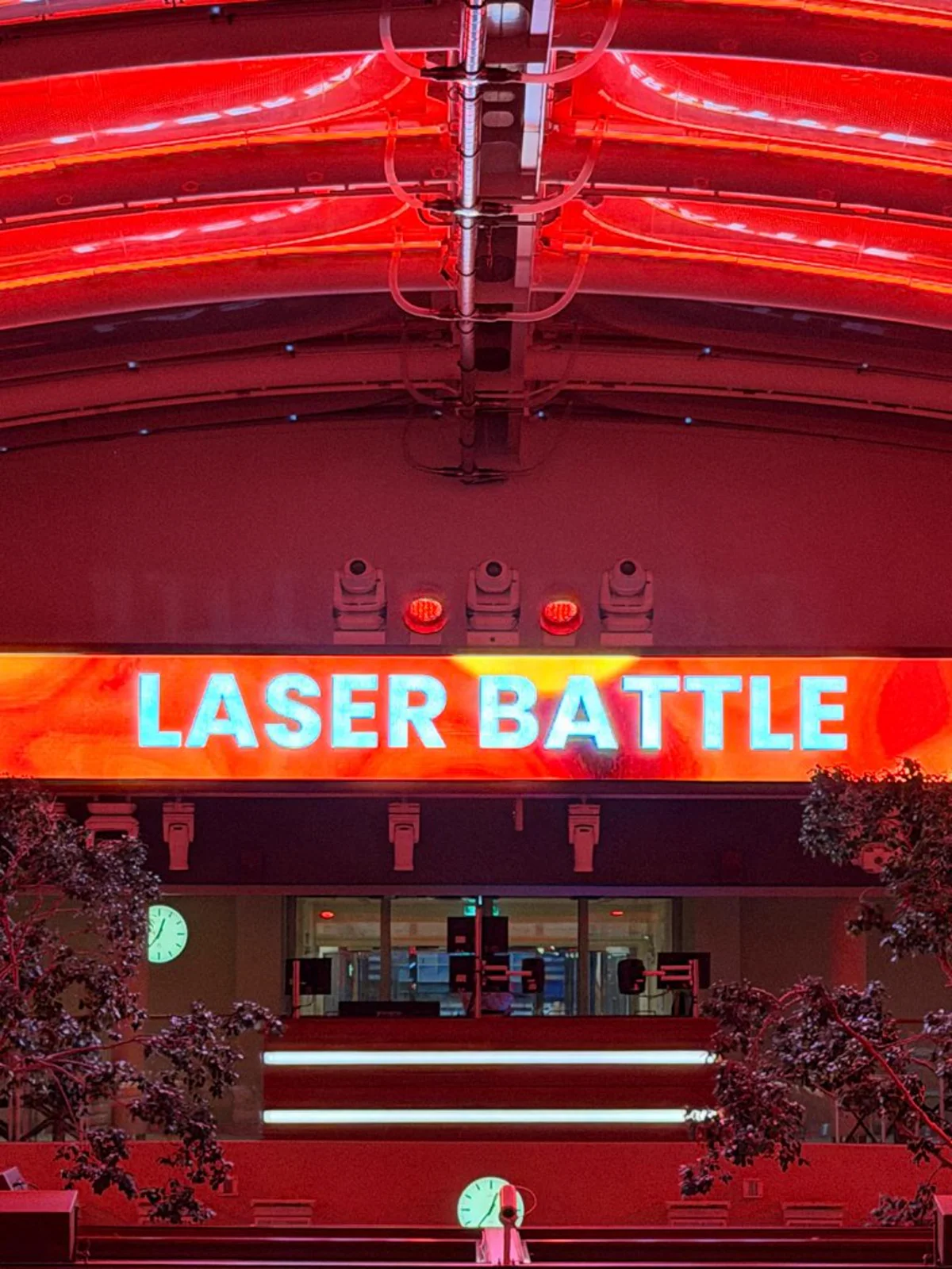 Scenografia Laser Battle del progetto pilota a bordo