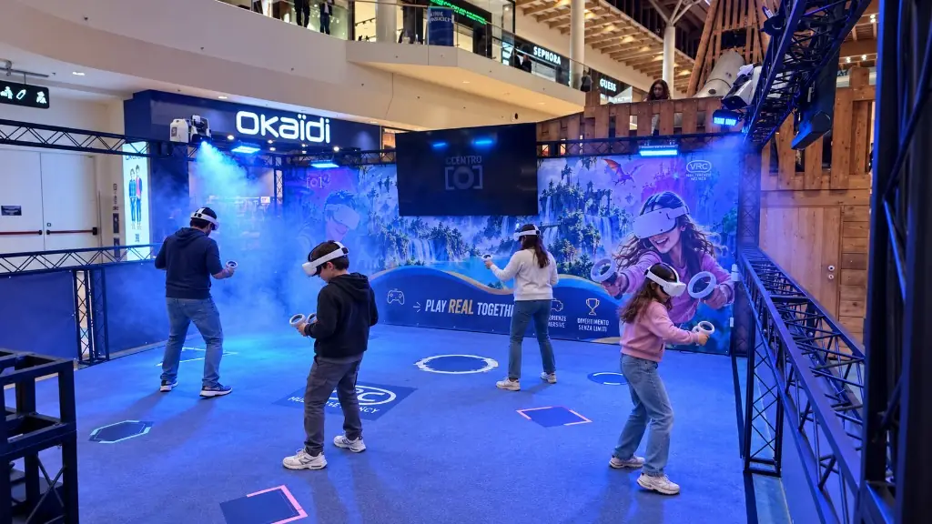 Giocatori nella nuova arena VRC Arese al Centro Commerciale IL CENTRO